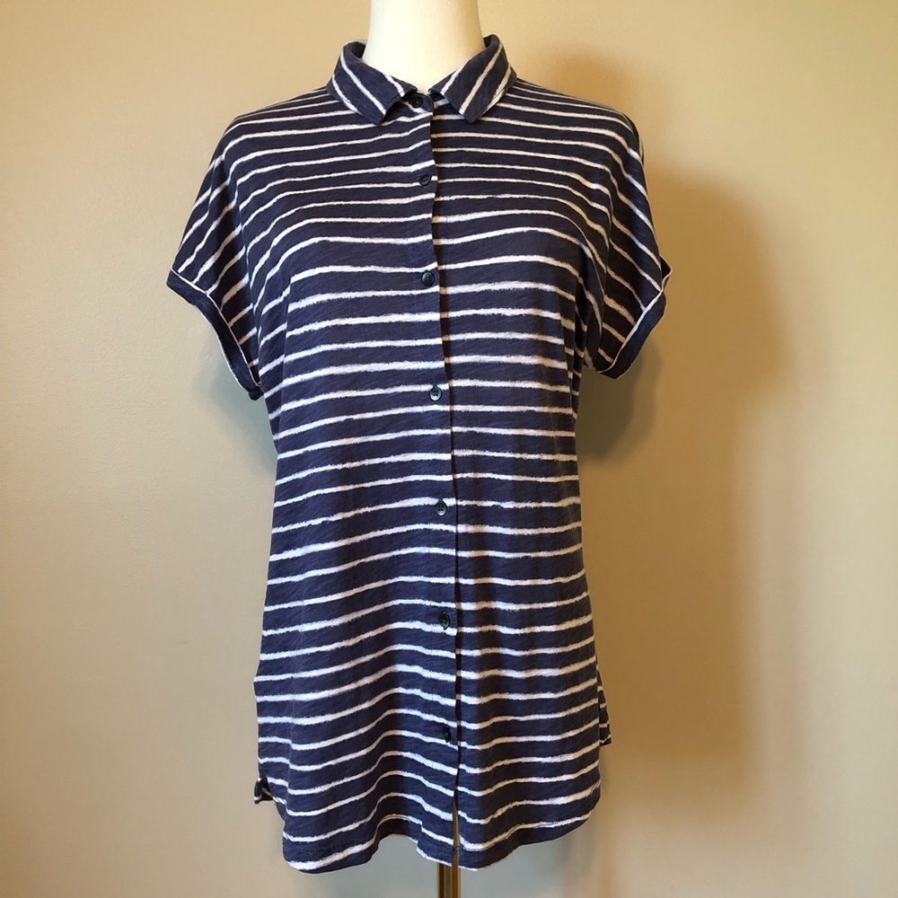 Eddie Bauer Blue & White Striped Women's Lightweight Top Size TM